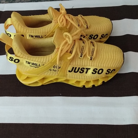 Sneakers - Picture 4 of 11